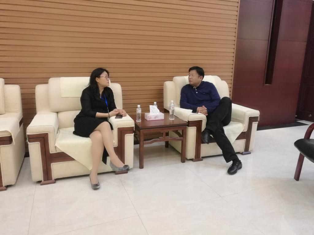 禁忌书屋
教授及研究生受邀参加中国区域金融第八届年会4.jpg