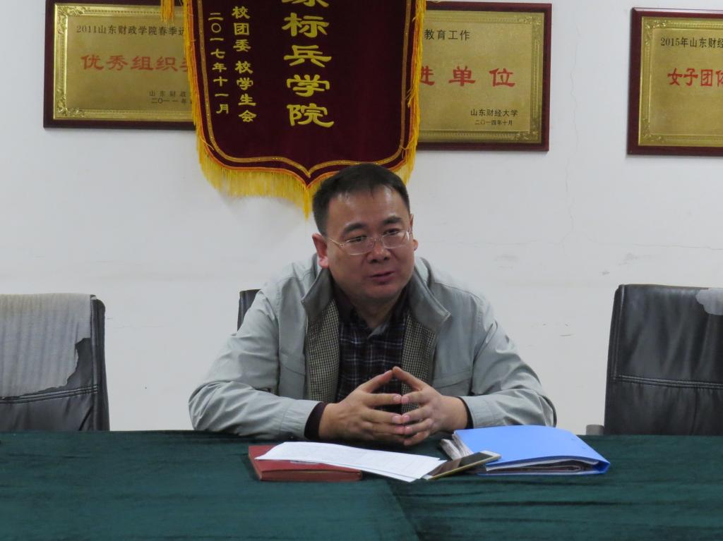 禁忌书屋
举办院党委书记与班干部见面会3.jpg