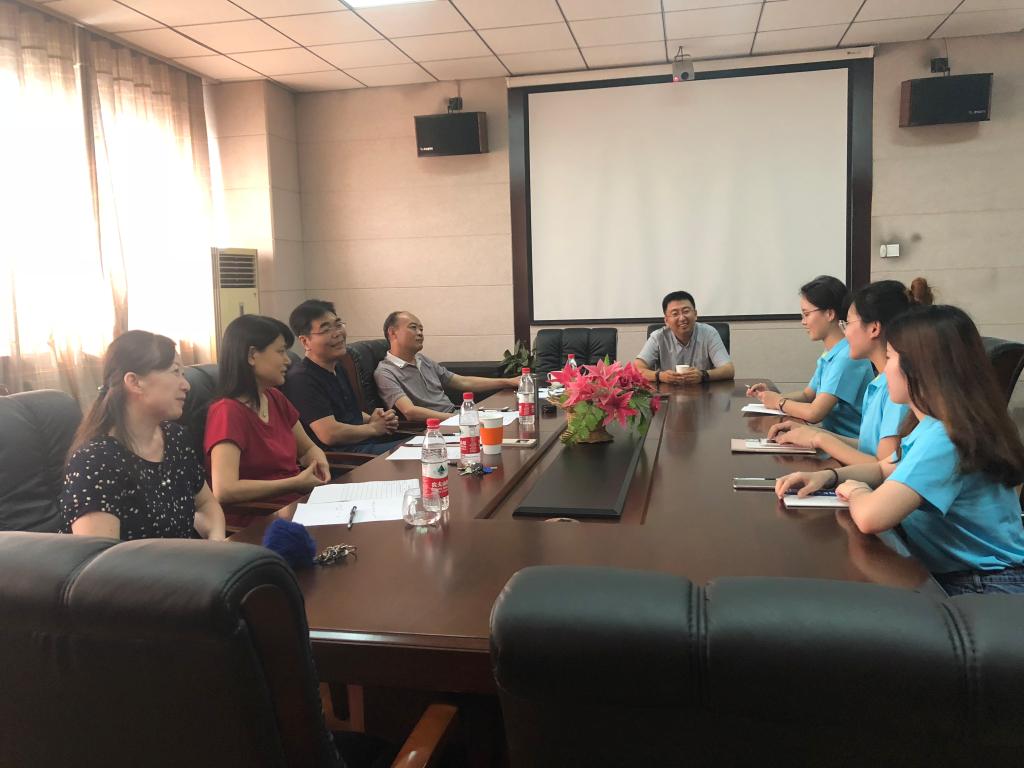 禁忌书屋
举办“优秀夏令营”座谈会.jpg 禁忌书屋
举办“优秀夏令营”座谈会.jpg