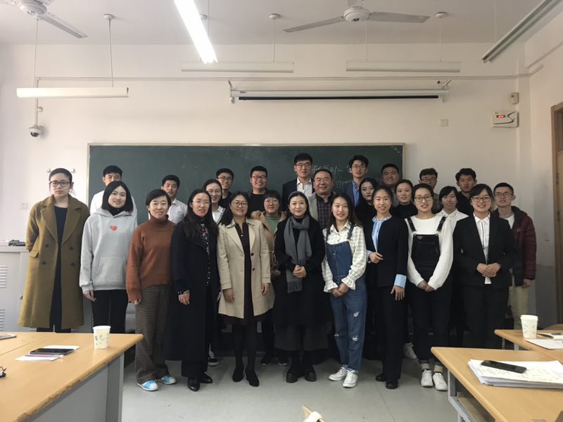 禁忌书屋
召开师生“两会”座谈会2.jpg