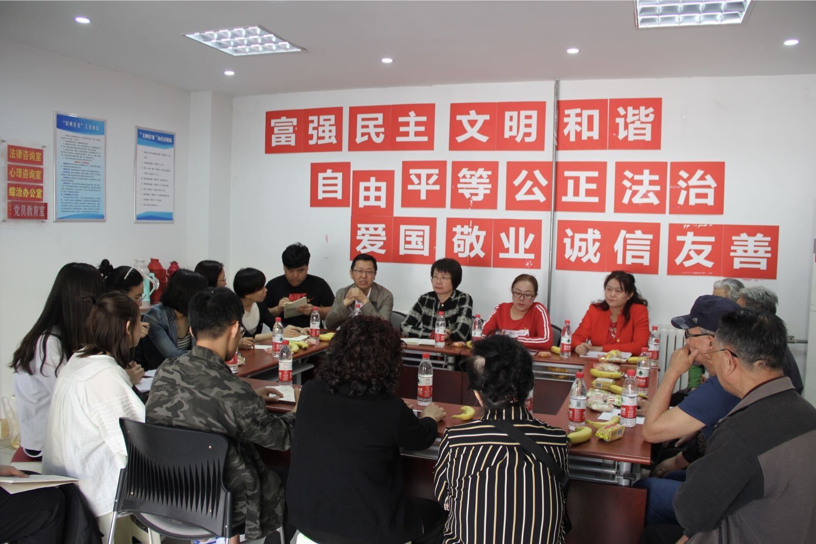山东财经大学灯塔先锋党建工作室“大学习、大调研、大改进”系列活动之一:进社区访谈调研1.jpg