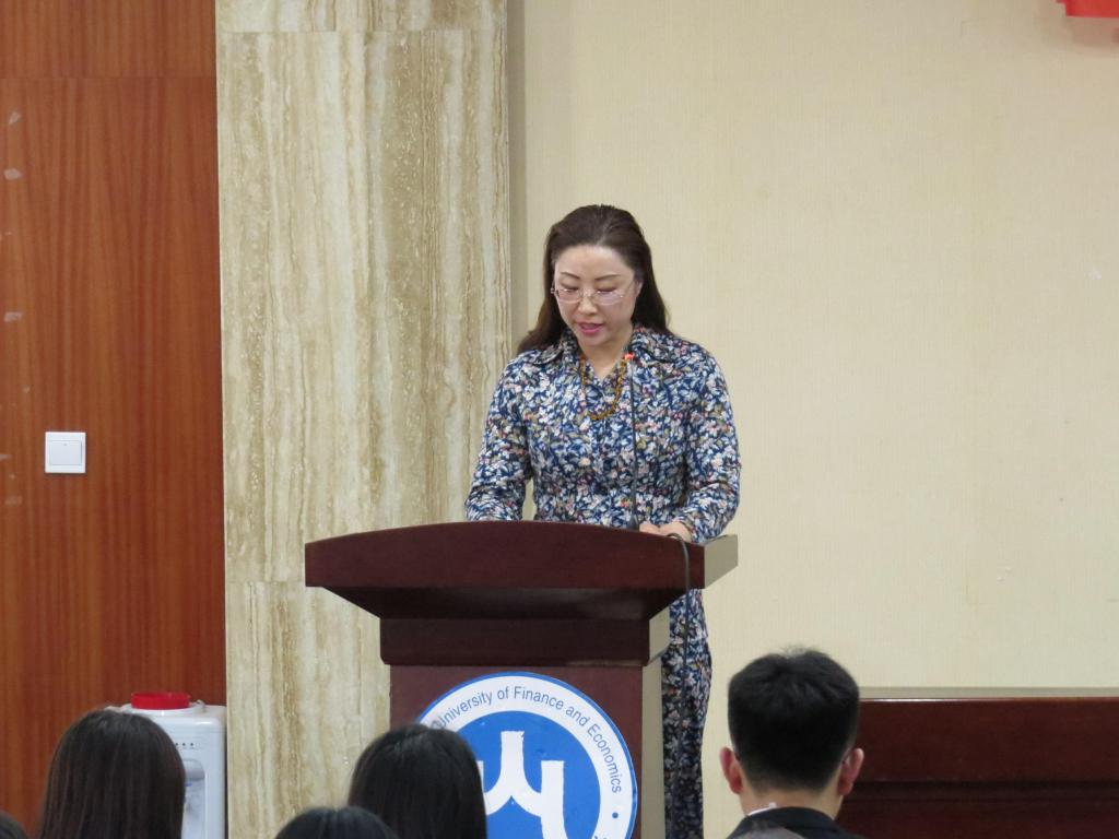 禁忌书屋
举办学风建设暨“五讲四美三热爱”主题活动启动仪式2.jpg