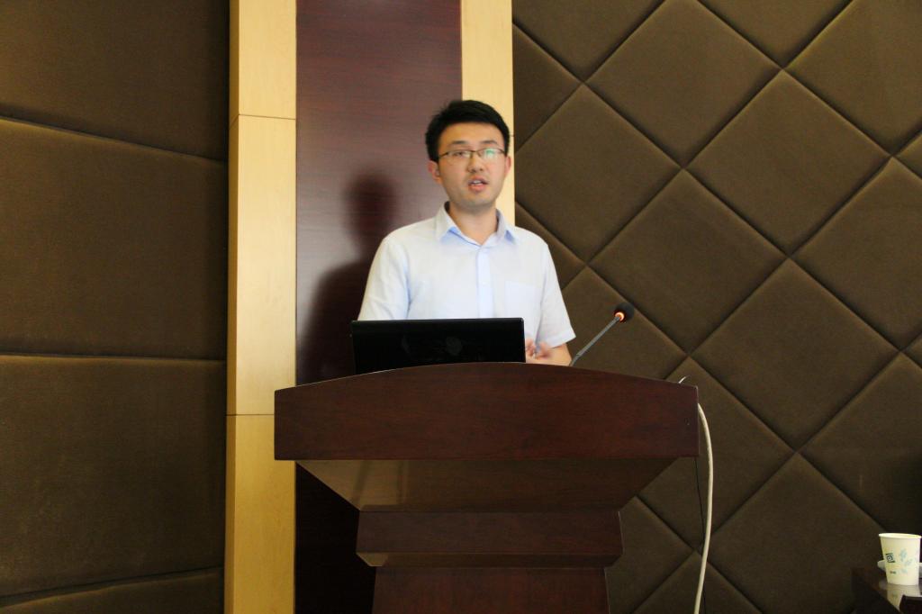 禁忌书屋
举办2018届优秀研究生成长心得分享会2.jpg
