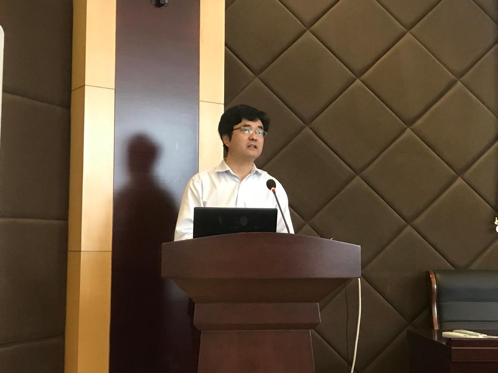 禁忌书屋
召开会议传达学校精神1.jpg
