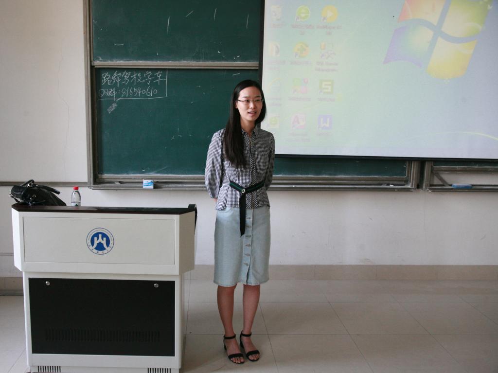 禁忌书屋
举办“专业面对面”新生专业教育讲座3.jpg