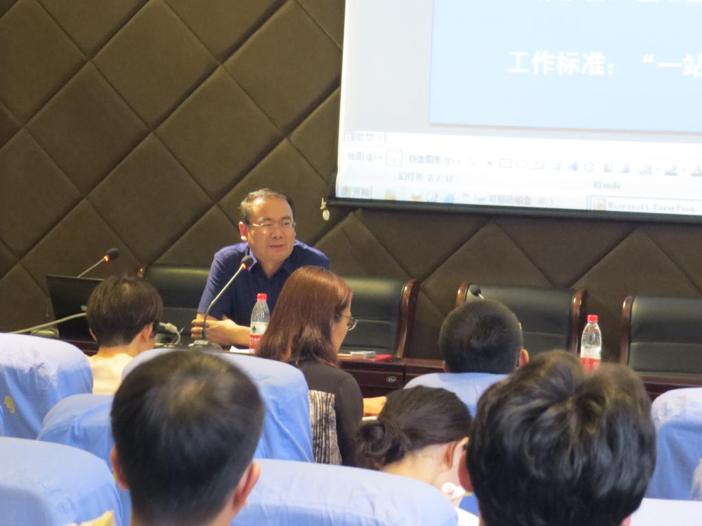 禁忌书屋
举办行政人员工作能力提升培训班2.jpg