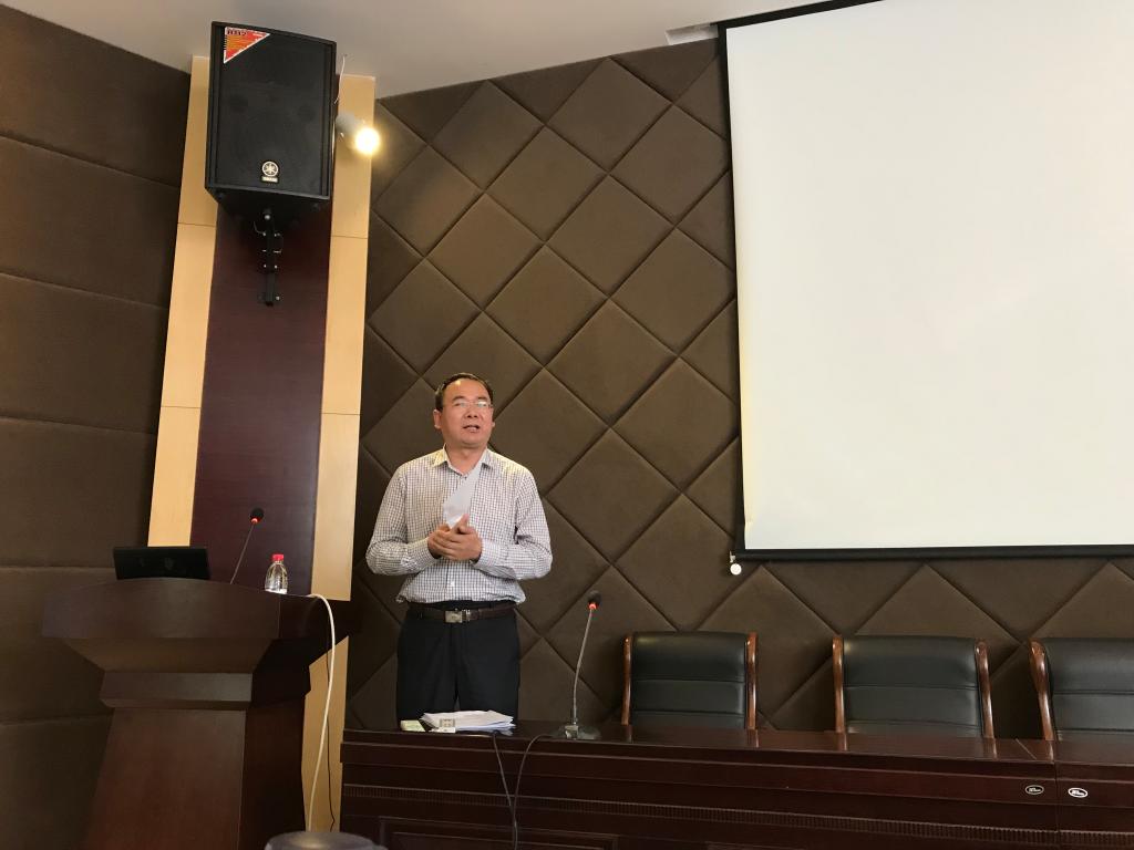 禁忌书屋
召开会议传达学校精神2.jpg